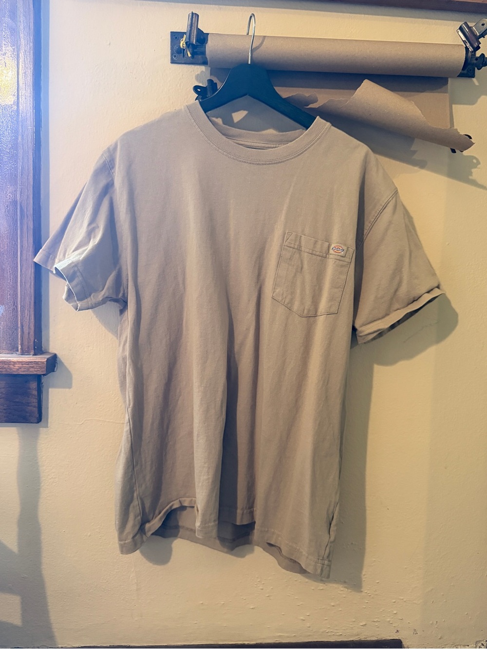 Dickies Men’s Short-Sleeve Pocket Tee in Tan